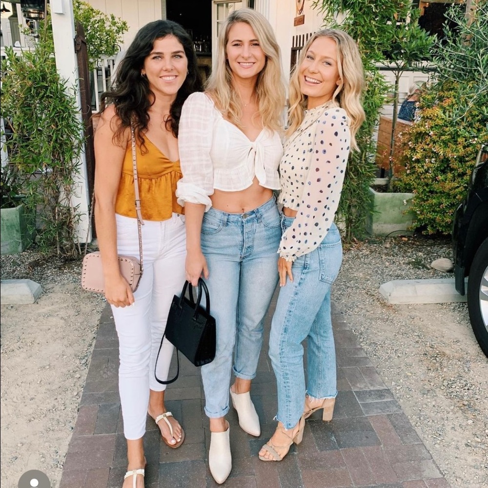 Aritzia Wilfred Label Tempest Blouse in rare beautiful color!